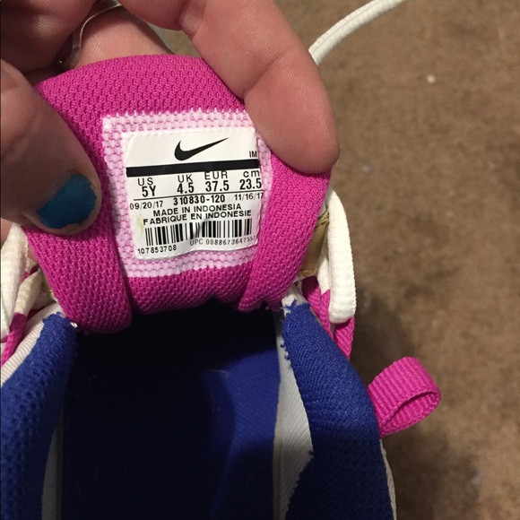 New Nike Air Max Shoes - Picture 3 of 5